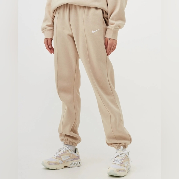 Nike Pants - Nike Women's NSW Sportswear Essential Fleece Pants Joggers